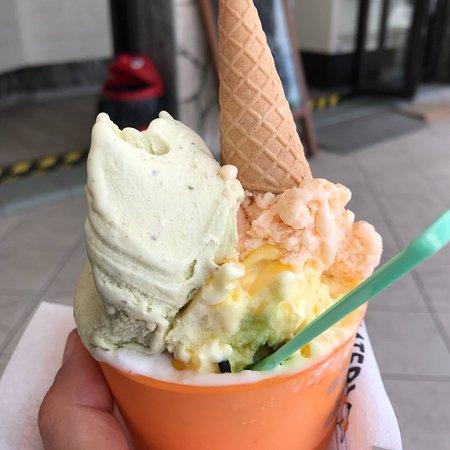 Gelateria Creperia Maxi